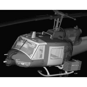 1/72 Вертолет UH-1B Huey