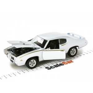 1/24 Pontiac GTO 1969 белый