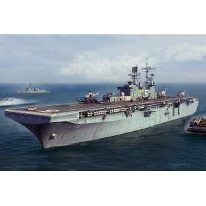 1/700 Корабль USS Bataan LHD-5