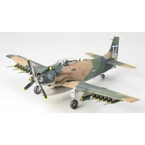 1/48 Самолет Douglas A-1J Skyraider U.S. Air Force