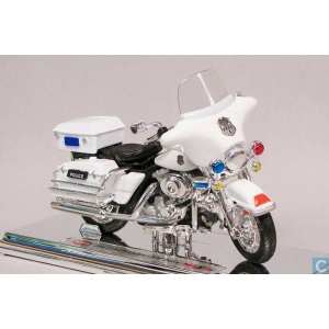 1/18 Мотоцикл Harley-Davidson FLHTPI Electra Glide Police 2004