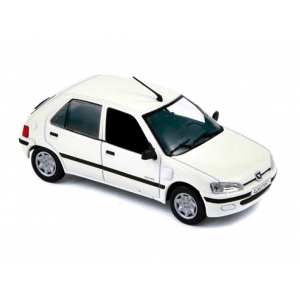 1/43 Peugeot 106 Electric 1997 белый